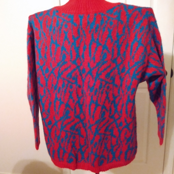 Benetton sweater. Long. Raspberry, teal. Size M - Picture 2 of 5